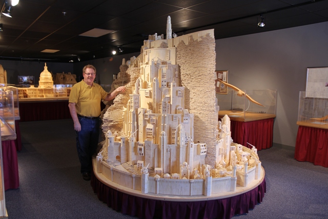 Lord of the Rings Figurine Showing the White City, Minas Tirith